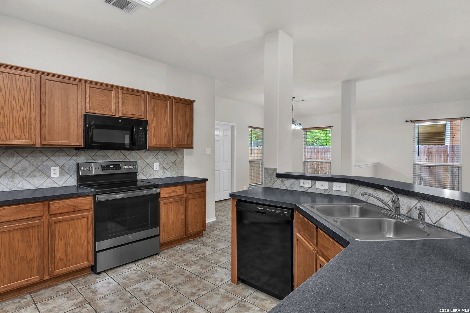 104 Happy Trail Cibolo TX 78108