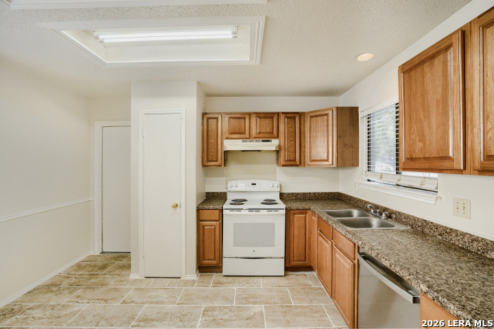 6206 Candleview San Antonio TX 78244