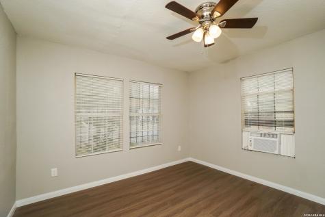 614 N Sabinas San Antonio TX 78207