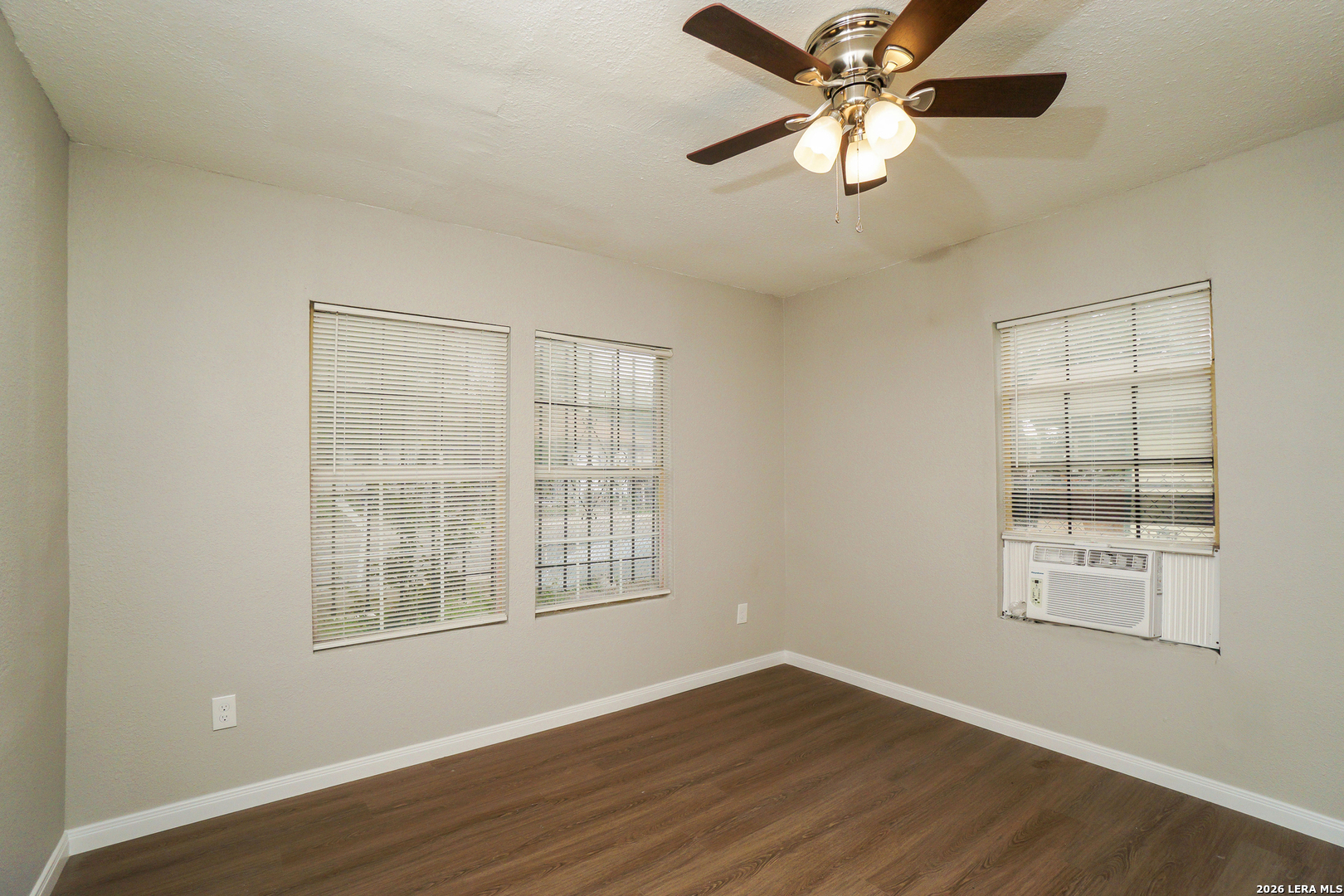 614 N Sabinas San Antonio TX 78207