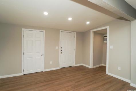 614 N Sabinas San Antonio TX 78207