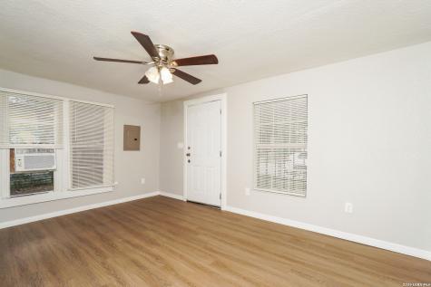 614 N Sabinas San Antonio TX 78207