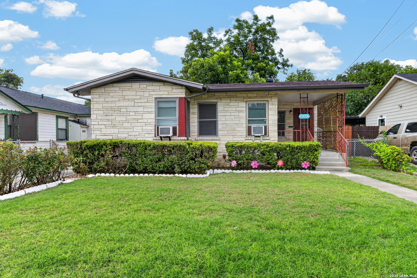 1322 W Malone San Antonio TX 78225