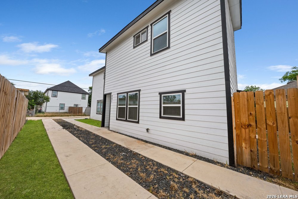 323 Gabriel San Antonio TX 78202