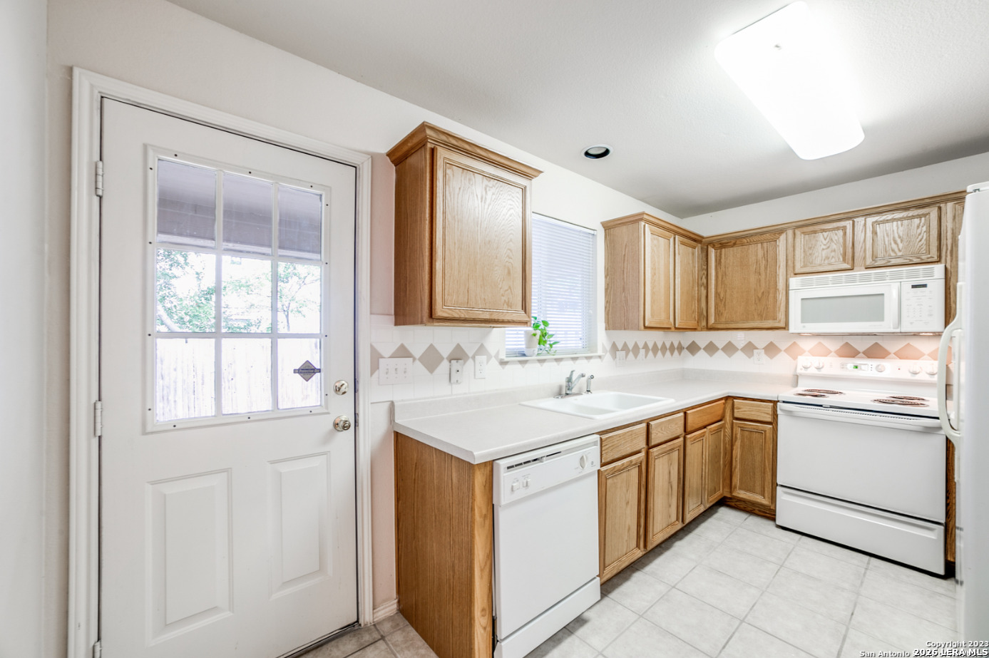7134 Snowden Crest San Antonio TX 78240