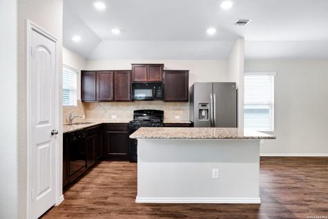 1922 Marbach Woods San Antonio TX 78245