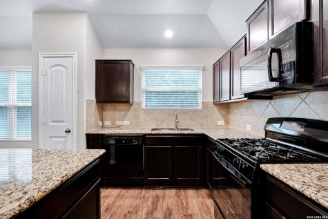 1922 Marbach Woods San Antonio TX 78245