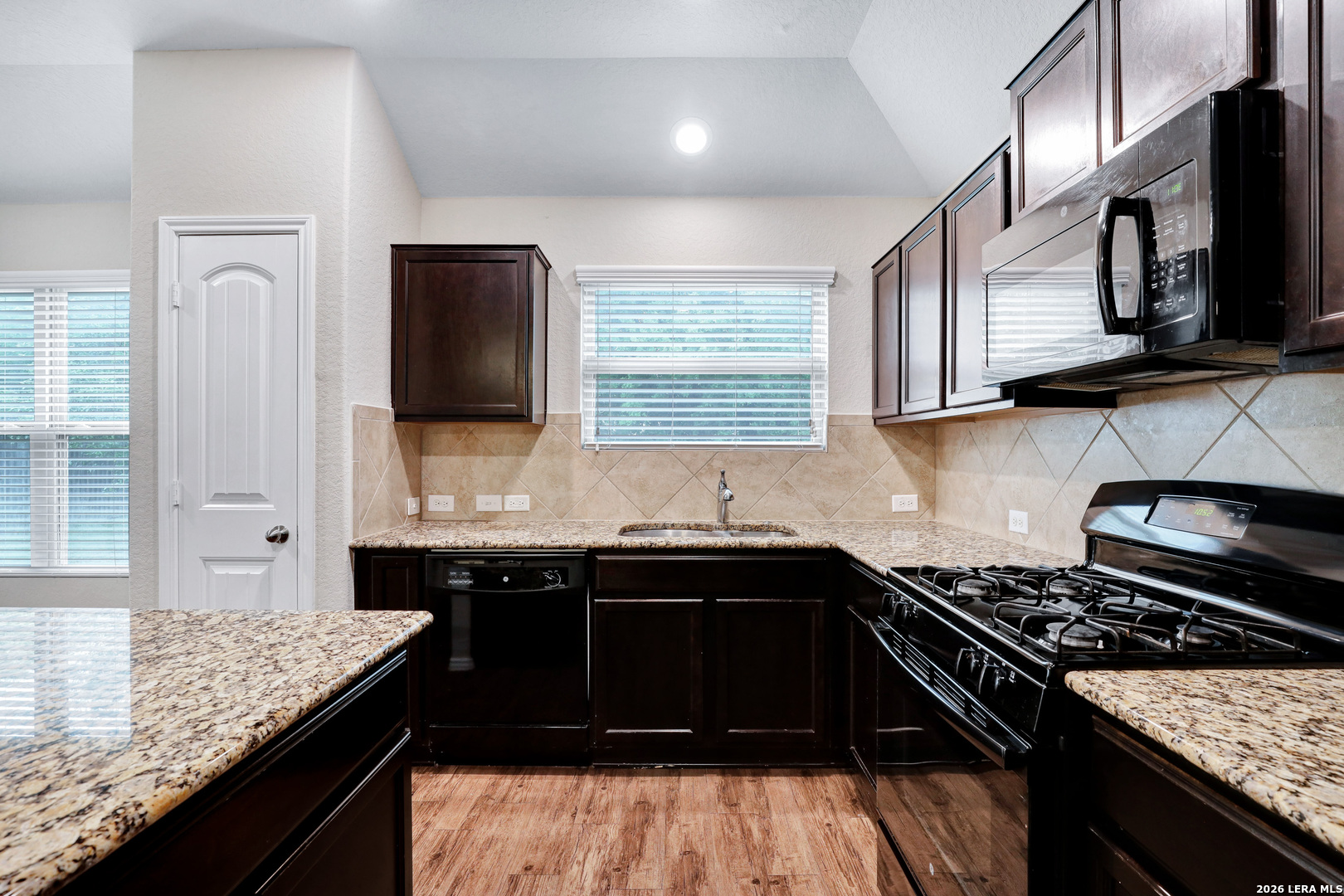 1922 Marbach Woods San Antonio TX 78245