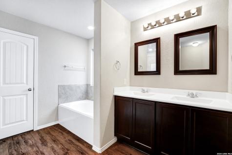 1922 Marbach Woods San Antonio TX 78245