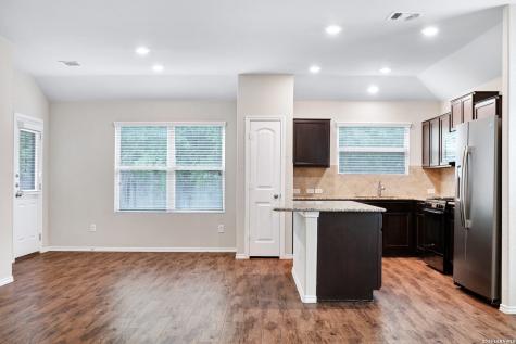 1922 Marbach Woods San Antonio TX 78245