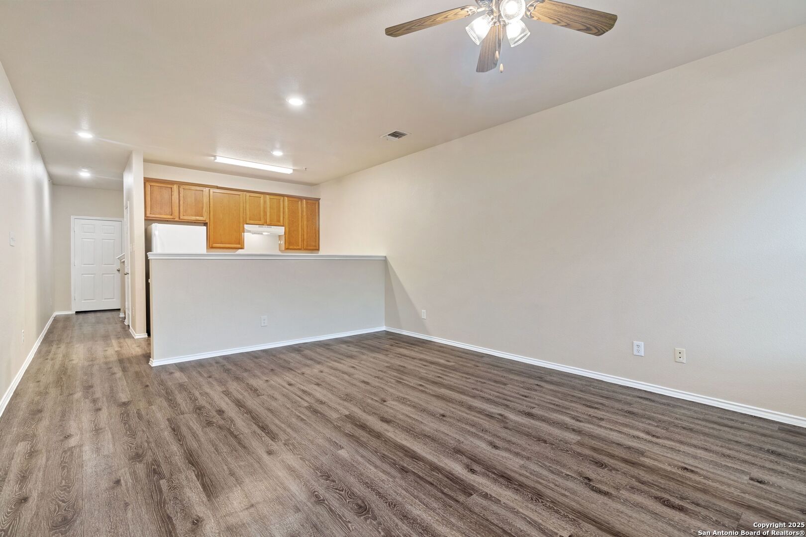 10807 Mathom Landing Universal City TX 78148