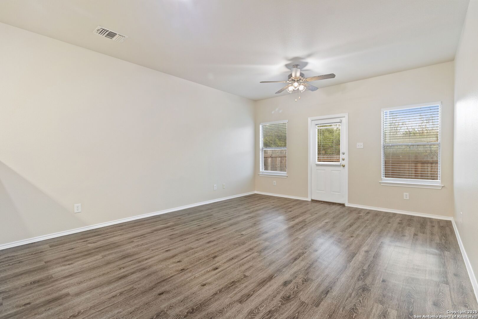 10807 Mathom Landing Universal City TX 78148
