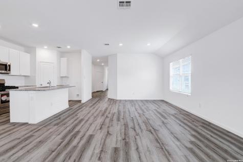9947 Pears Mill San Antonio TX 78254