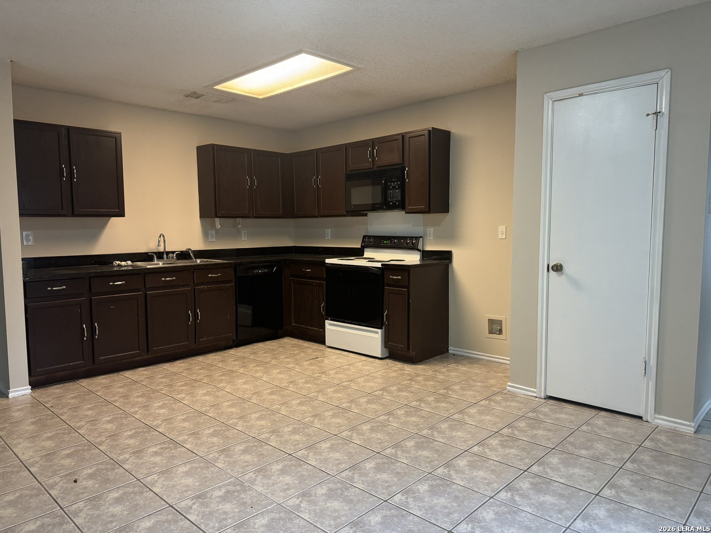 8003 Chestnut Manor Drive Converse TX 78109