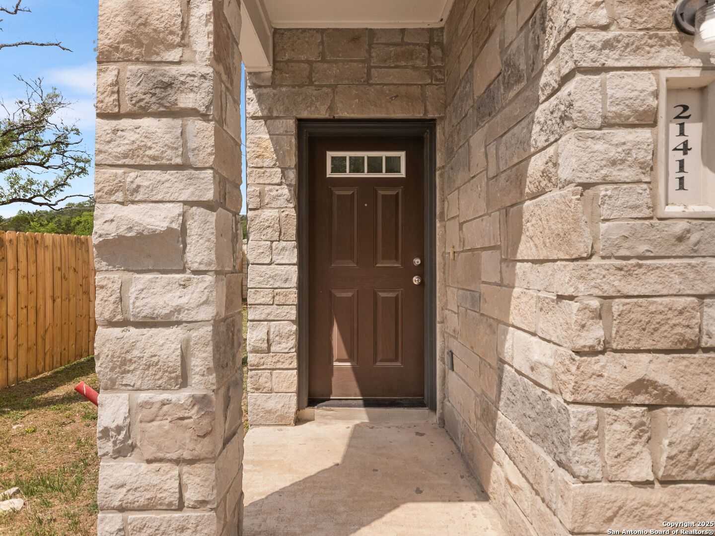 21411 Sir Walter San Antonio TX 78256