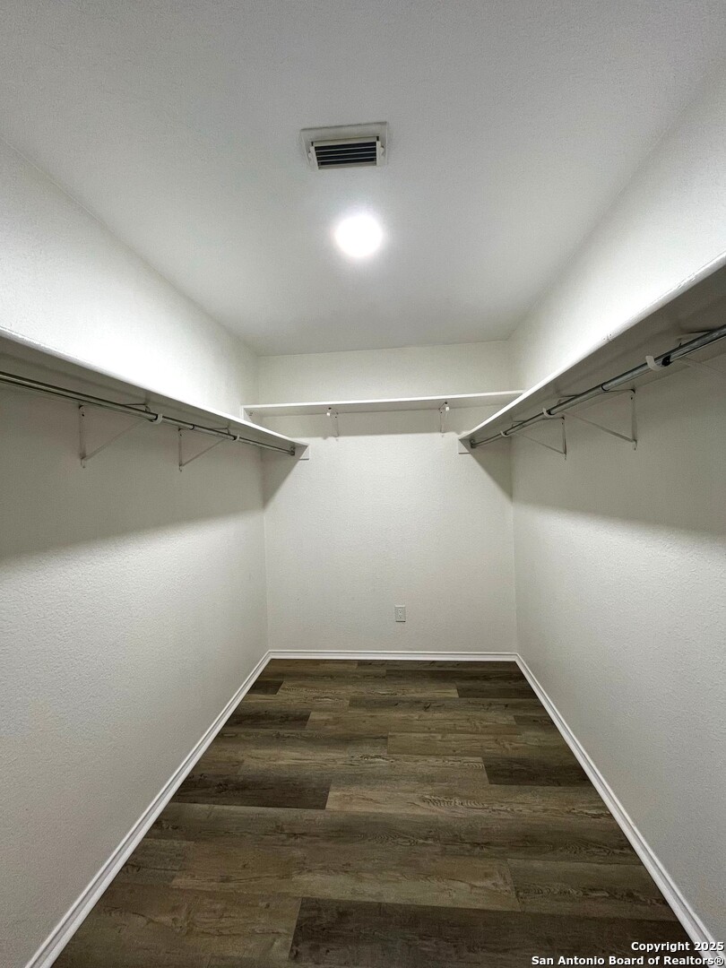 1611 Sunbend Falls San Antonio TX 78224