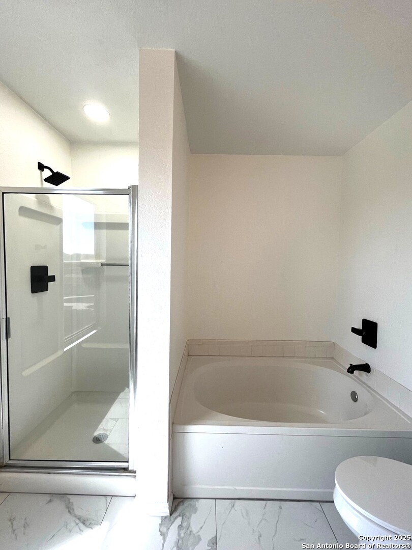 1611 Sunbend Falls San Antonio TX 78224