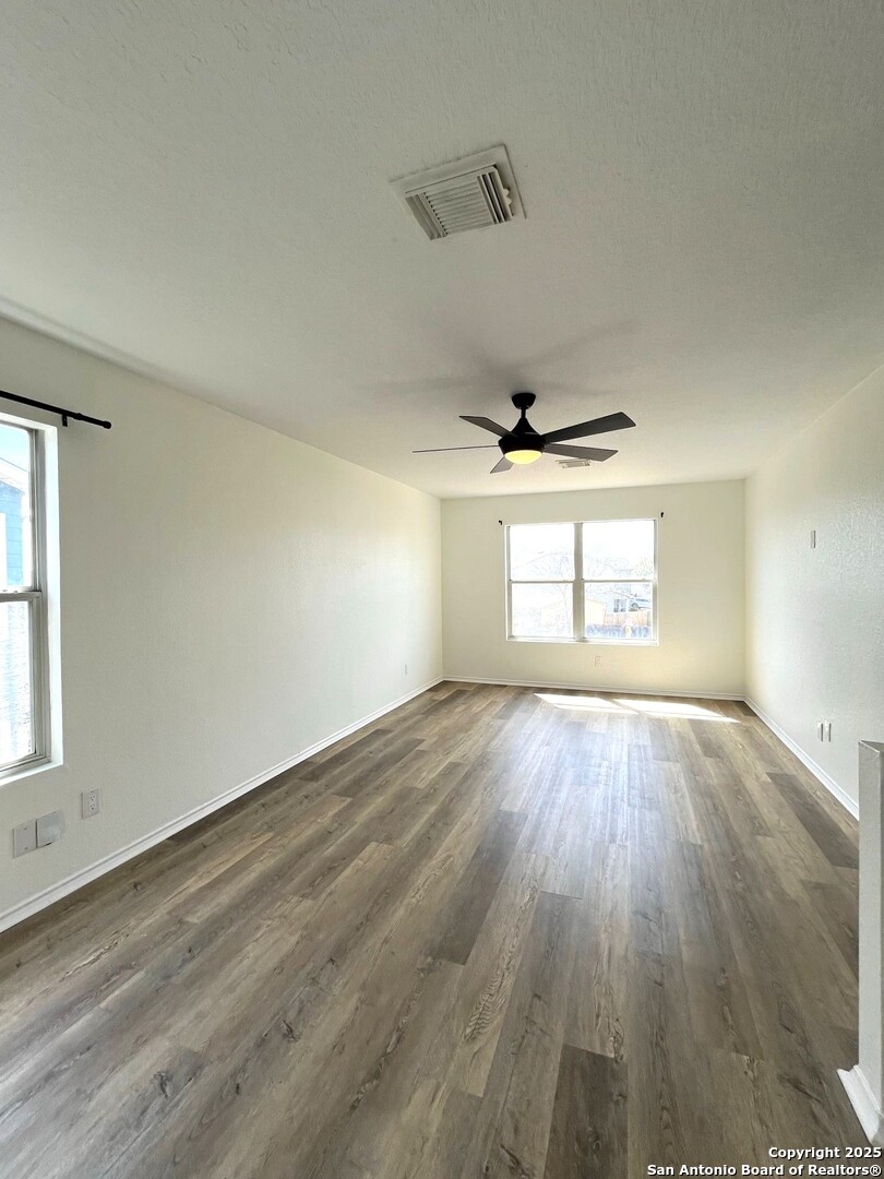 1611 Sunbend Falls San Antonio TX 78224