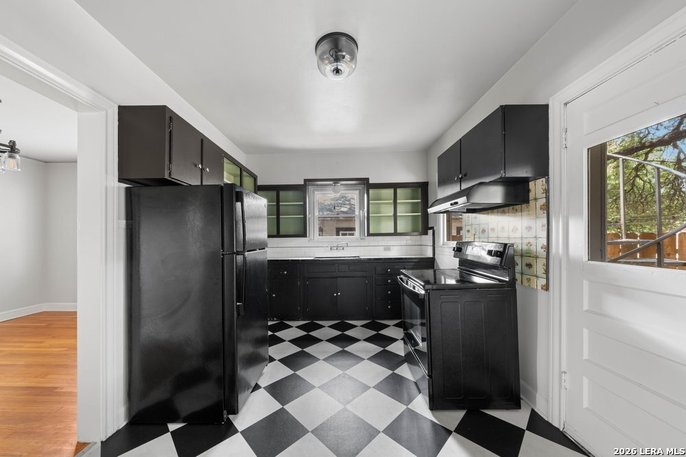109 W Norwood Court San Antonio TX 78212