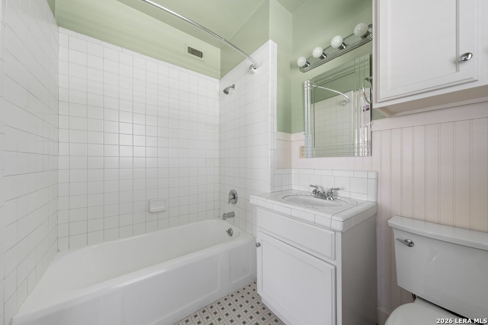 109 W Norwood Court San Antonio TX 78212