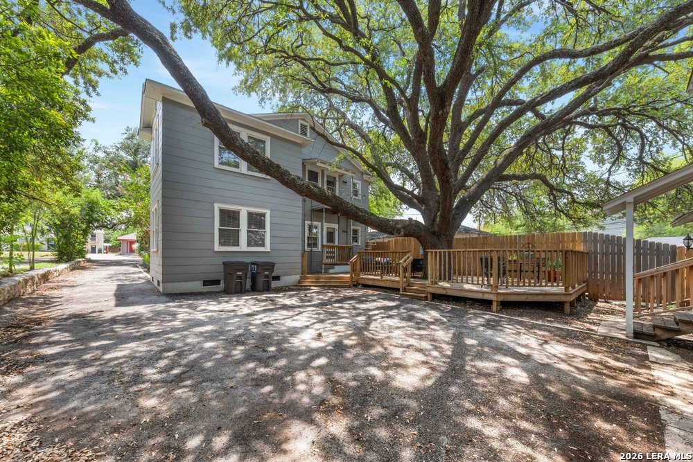 109 W Norwood Court San Antonio TX 78212