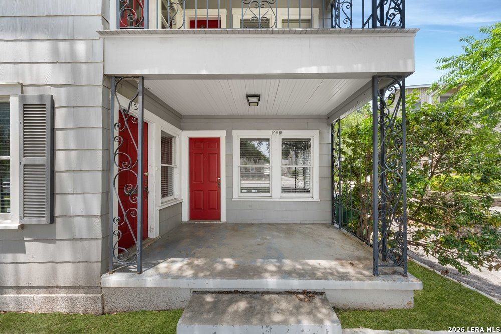 109 W Norwood Court San Antonio TX 78212