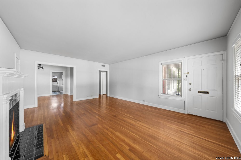 109 W Norwood Court San Antonio TX 78212