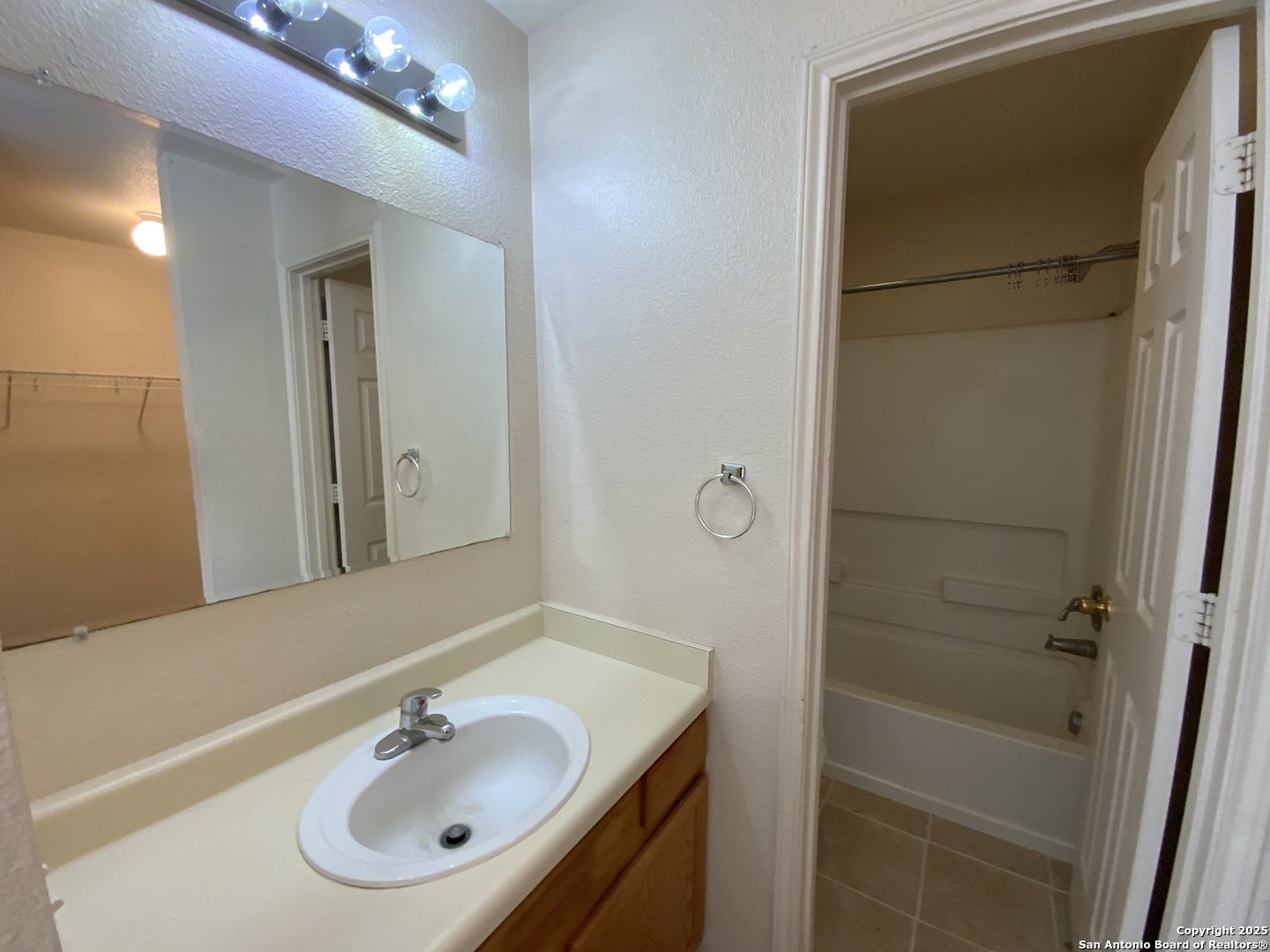 8915 Maverick Draw San Antonio TX 78250