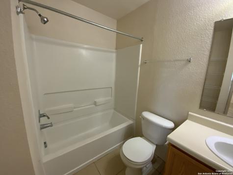 8915 Maverick Draw San Antonio TX 78250