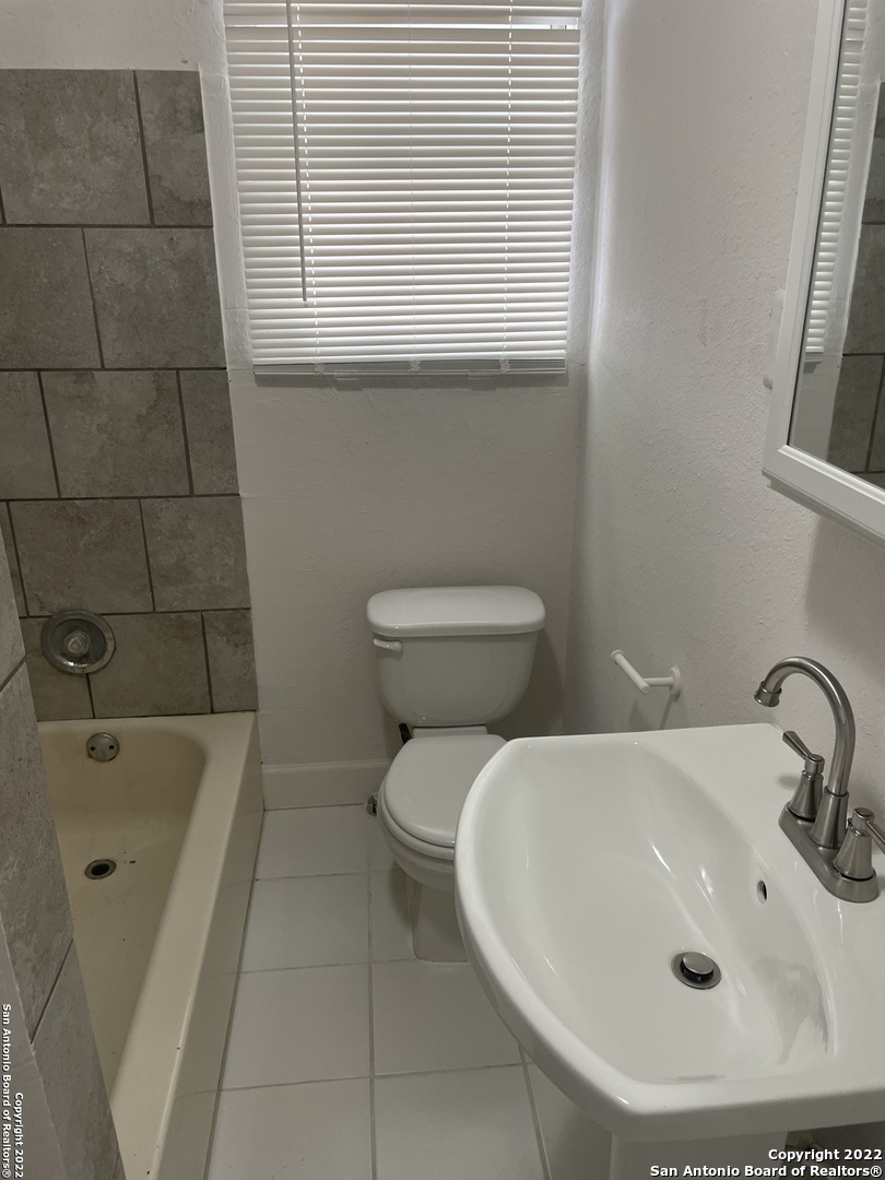 1467 W Gerald Avenue San Antonio TX 78211