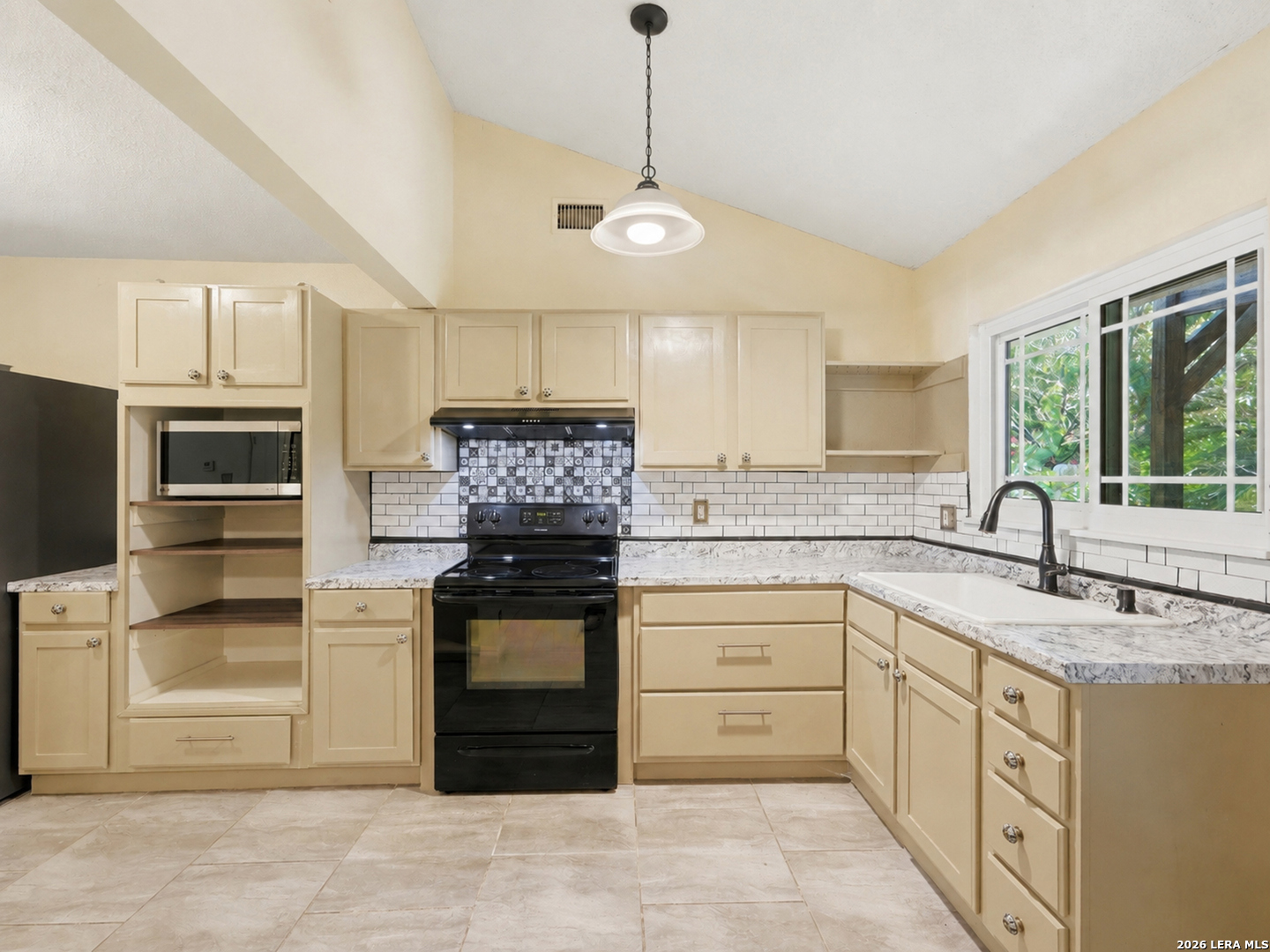 1114 Churing San Antonio TX 78245