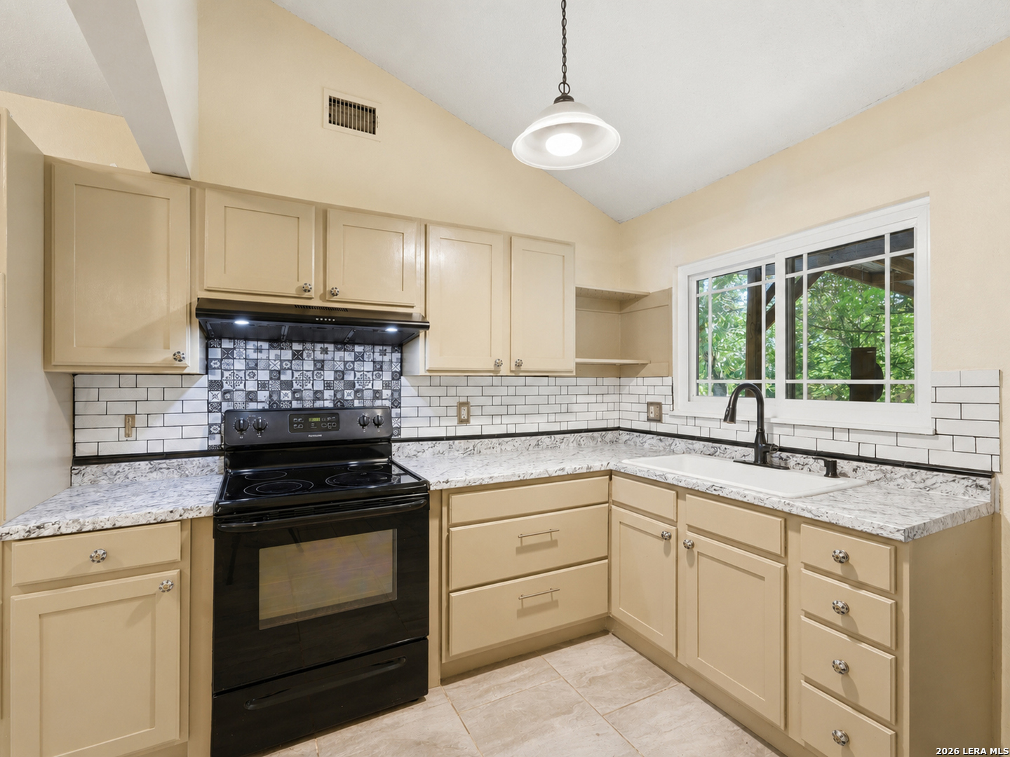 1114 Churing San Antonio TX 78245