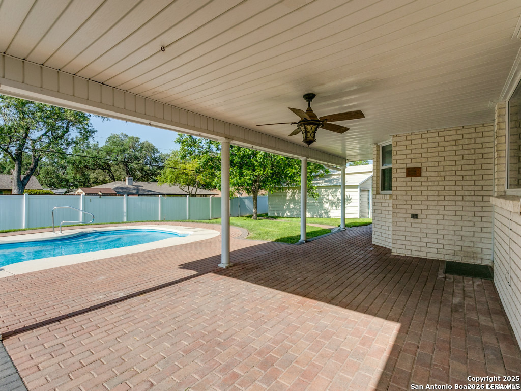 610 Fawndale Lane Windcrest TX 78239