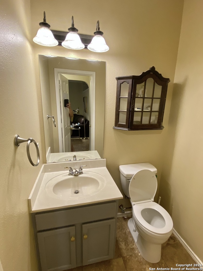 1918 Shoreham San Antonio TX 78260