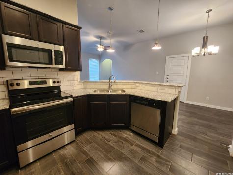 546 Creekside Forest New Braunfels TX 78130