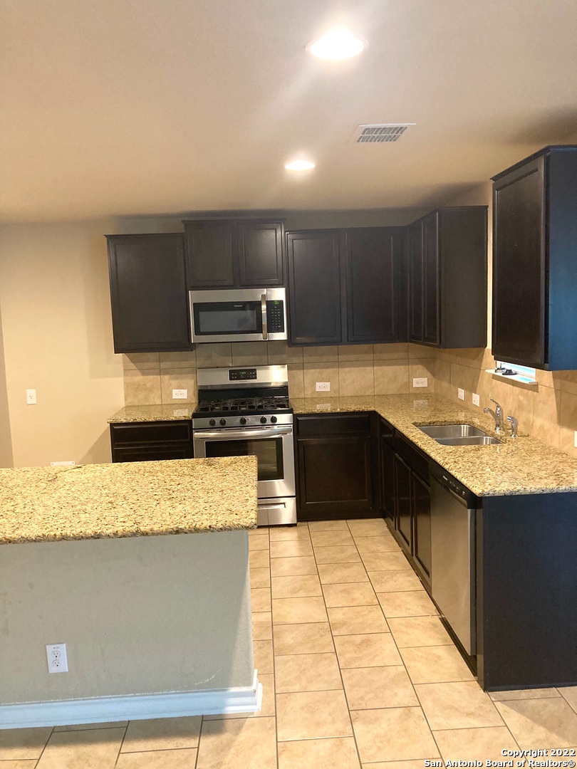 6007 Red Rose San Antonio TX 78244