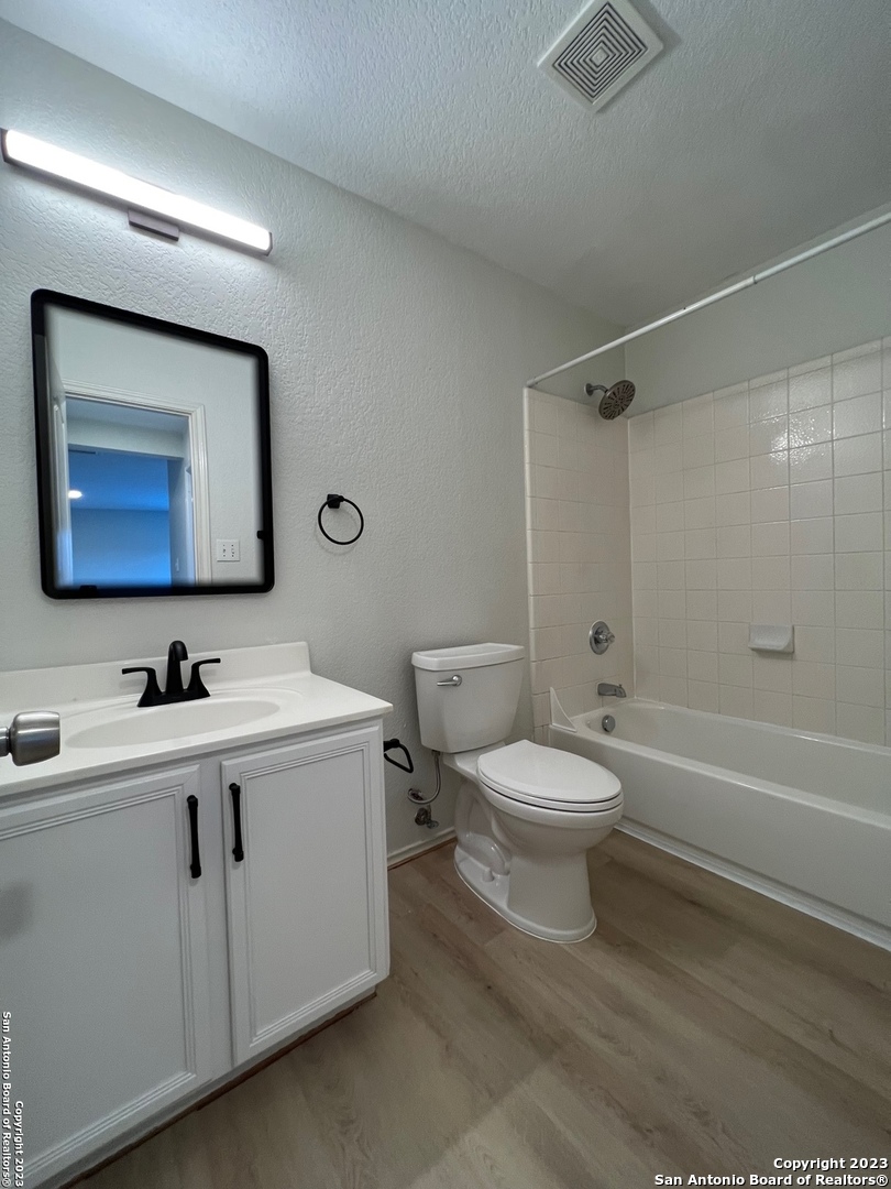 126 Agency Oaks San Antonio TX 78249