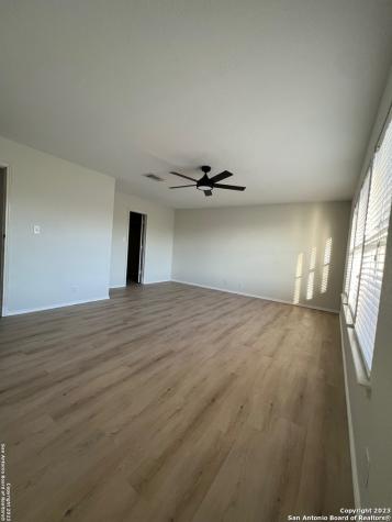 126 Agency Oaks San Antonio TX 78249