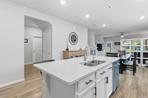 335 Shelton Pass Cibolo TX 78108