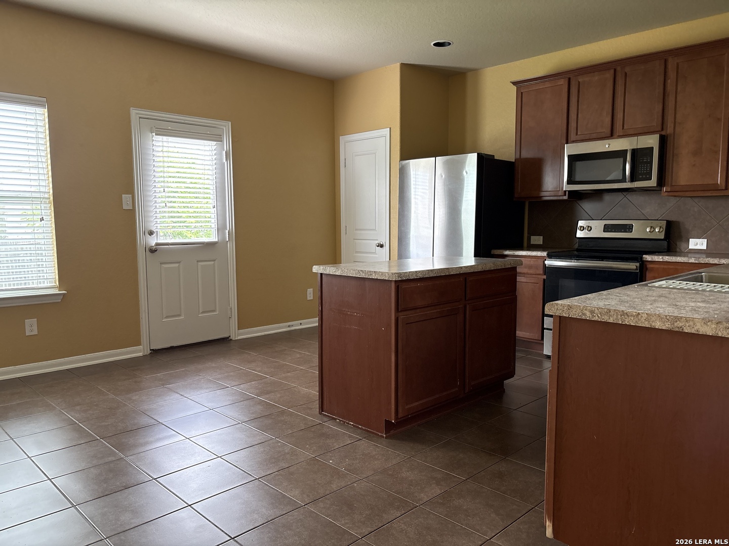 1810 Golden Maple San Antonio TX 78245