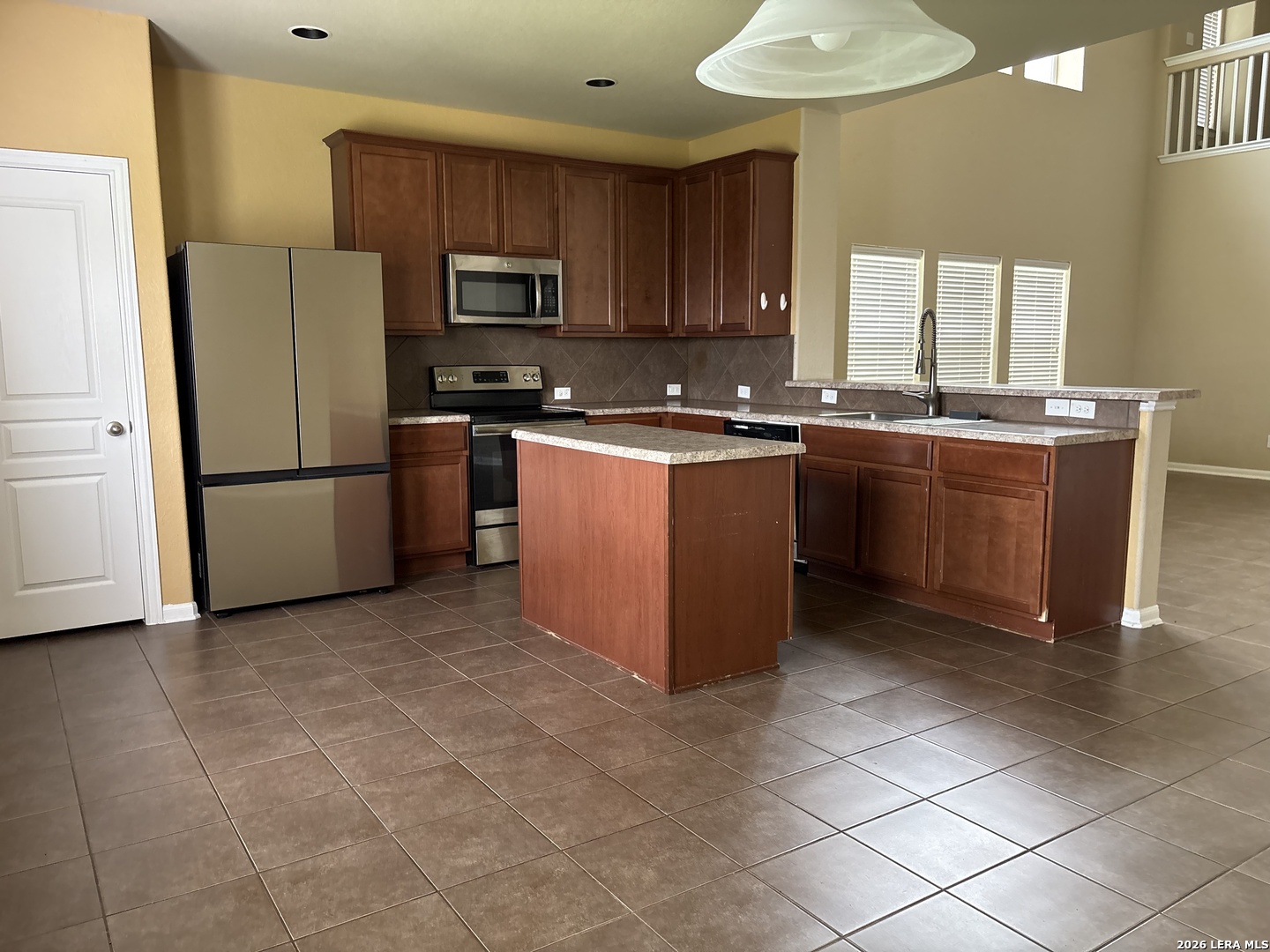 1810 Golden Maple San Antonio TX 78245