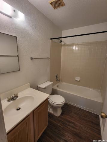 10831 Larson Cavern San Antonio TX 78254