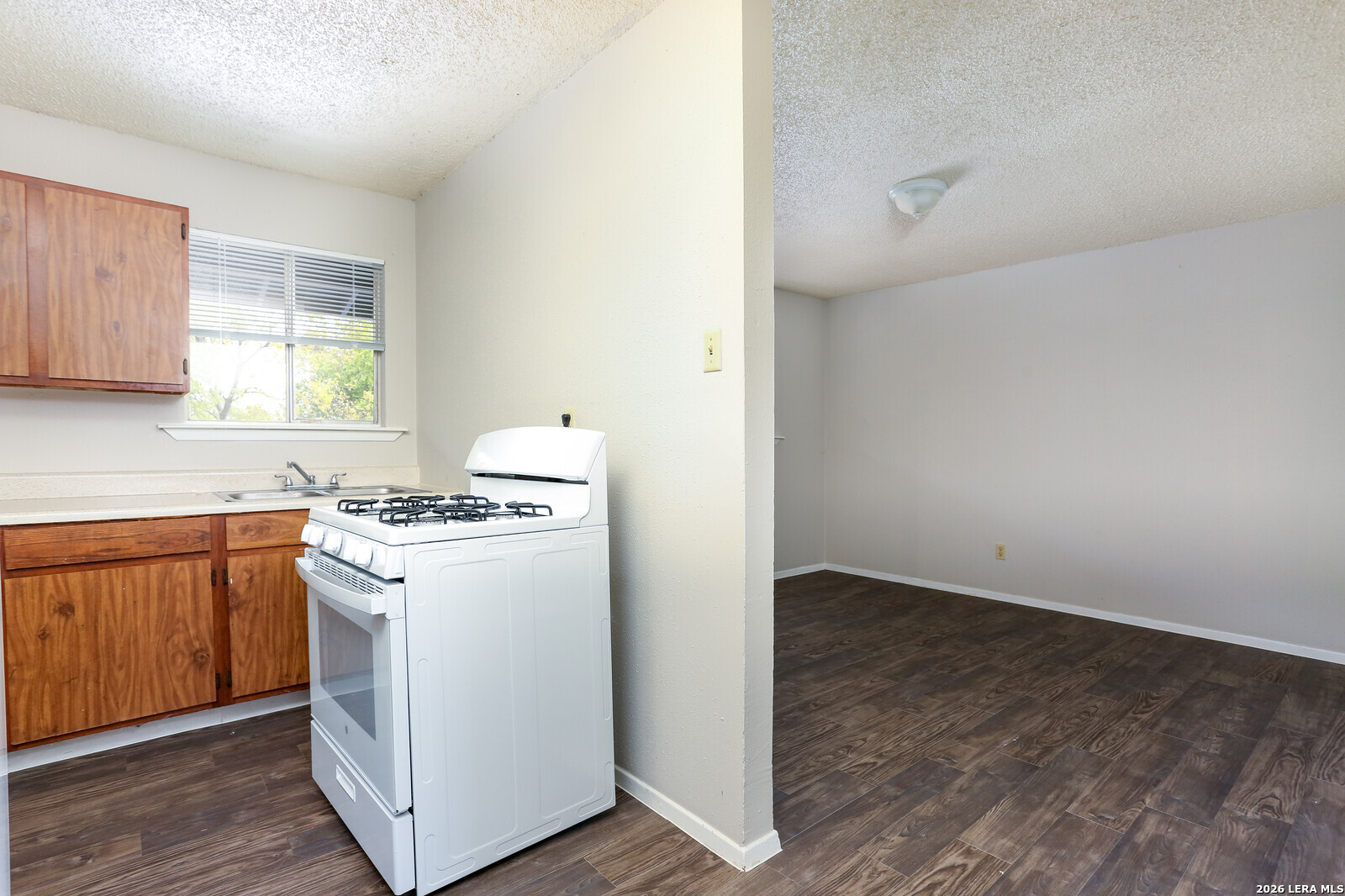 102 E Cheryl Drive San Antonio TX 78228