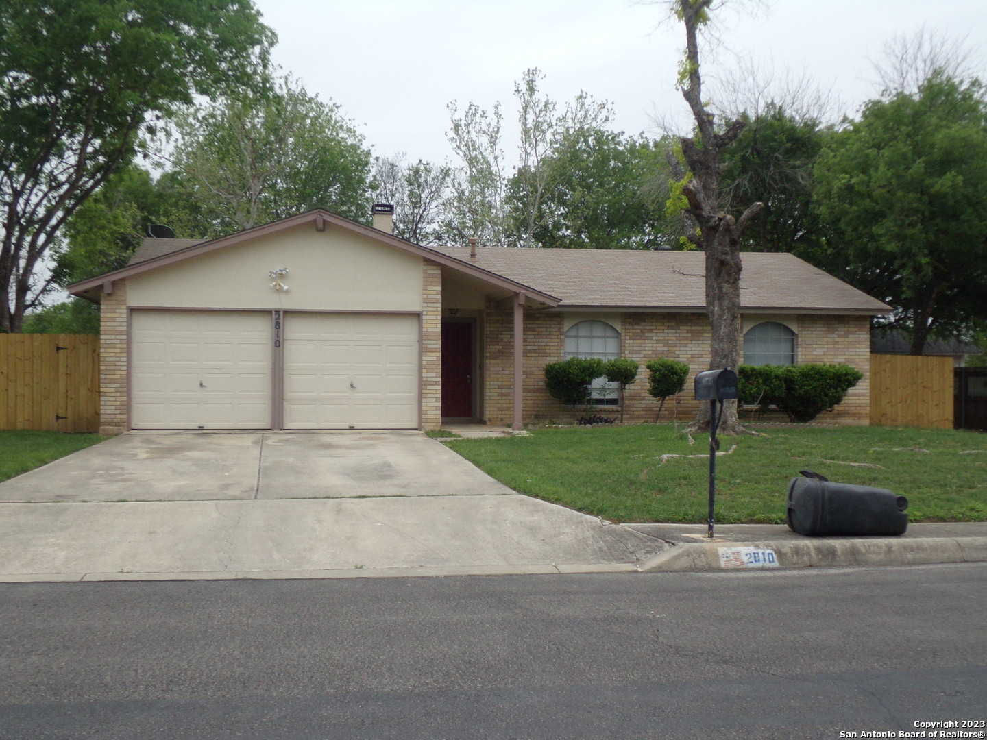 2810 Meadow River Street San Antonio TX 78251