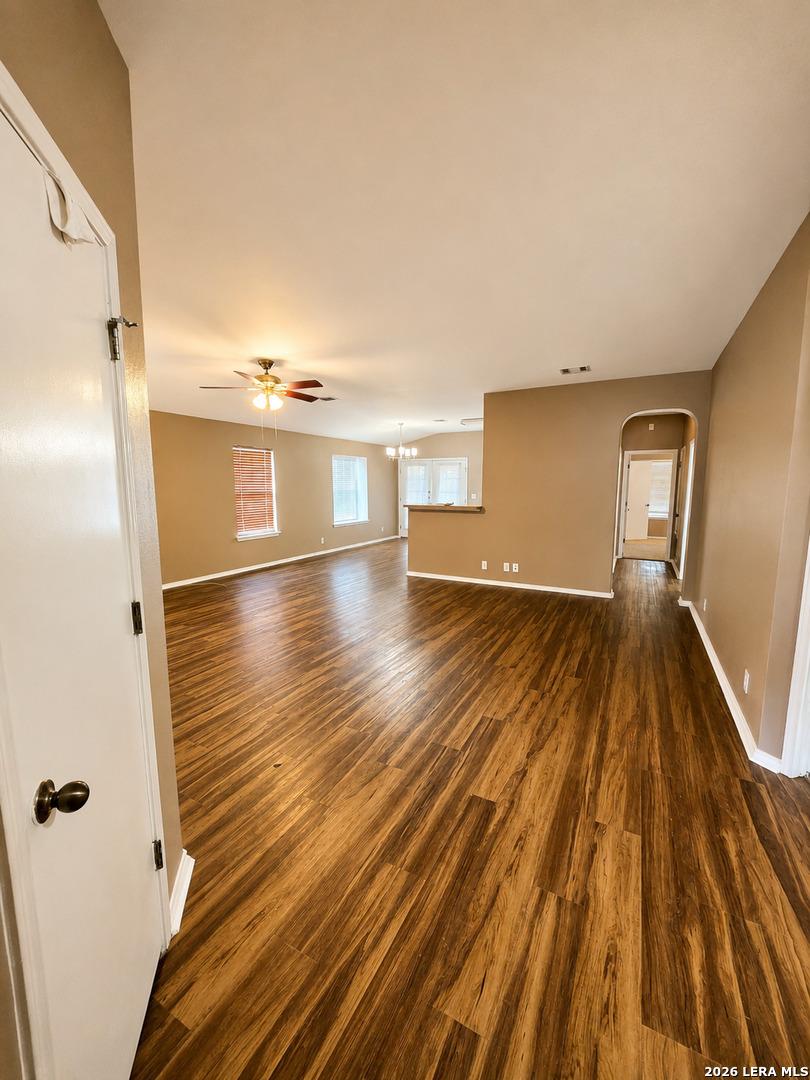 9006 Pinseeker Selma TX 78154