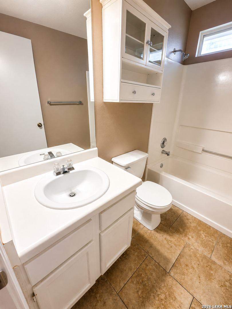 9006 Pinseeker Selma TX 78154