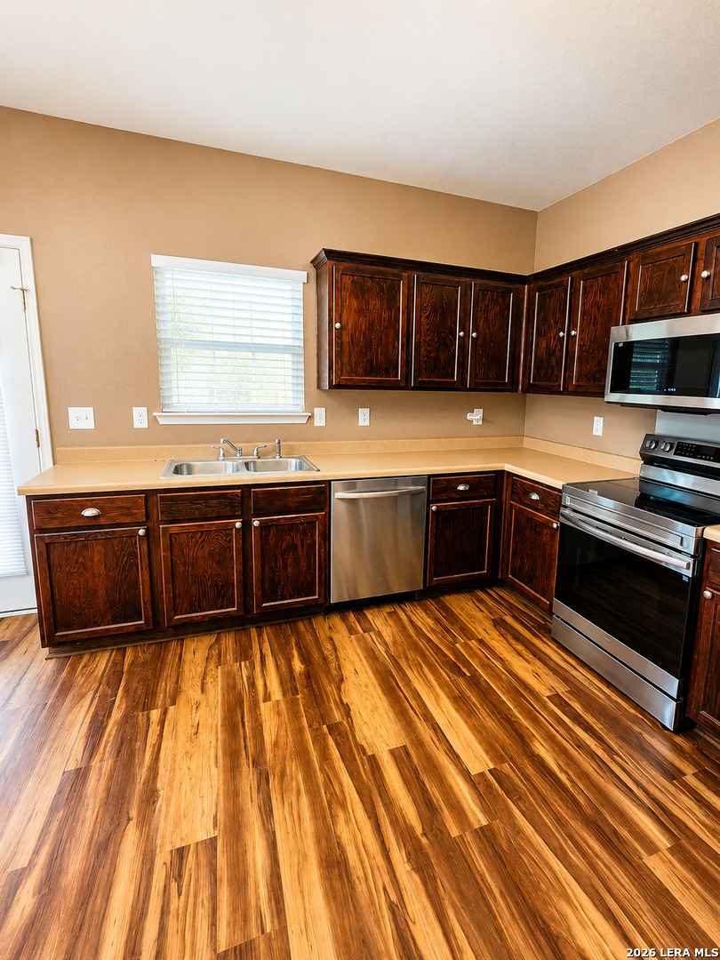 9006 Pinseeker Selma TX 78154