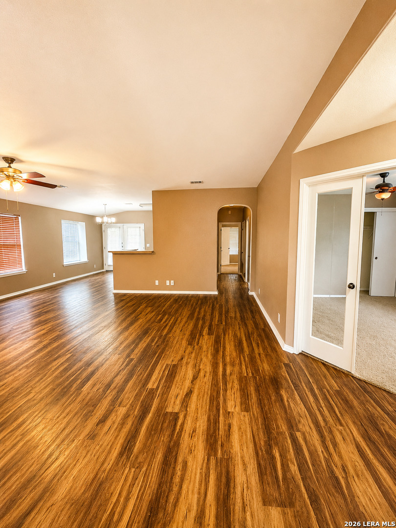 9006 Pinseeker Selma TX 78154