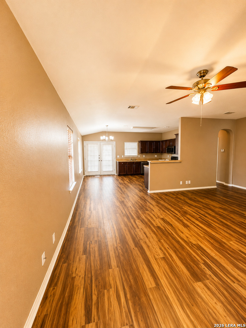 9006 Pinseeker Selma TX 78154