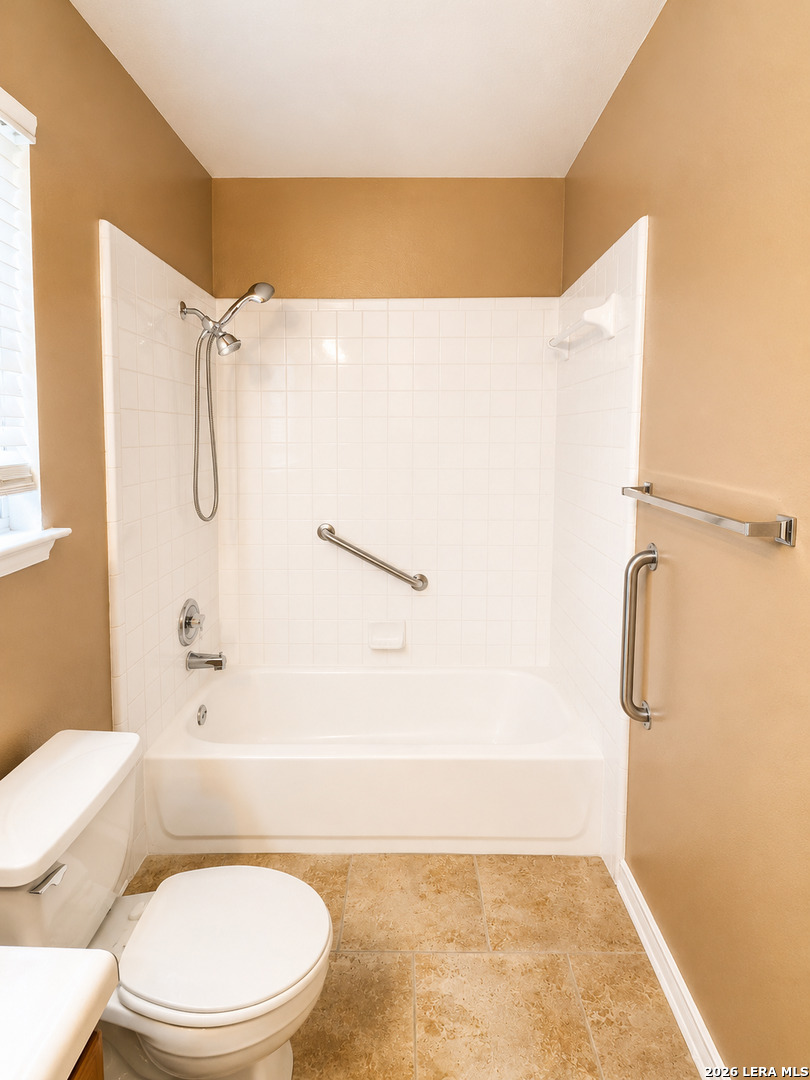 9006 Pinseeker Selma TX 78154